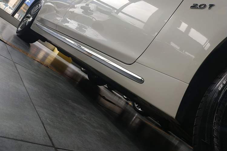 Used Infiniti Q50L 2021 2.0T Comfort Edition Right Side Sill