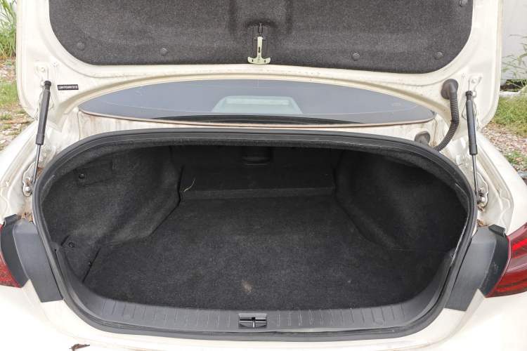 Used Infiniti Q50L 2021 2.0T Comfort Edition Trunk