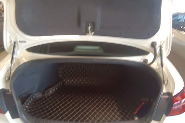 Used Infiniti Q50L 2021 2.0T Comfort Edition Trunk