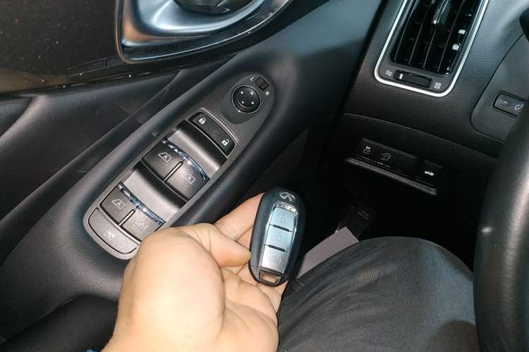 Used Infiniti Q50L 2021 2.0T Comfort Edition Vehicle Key