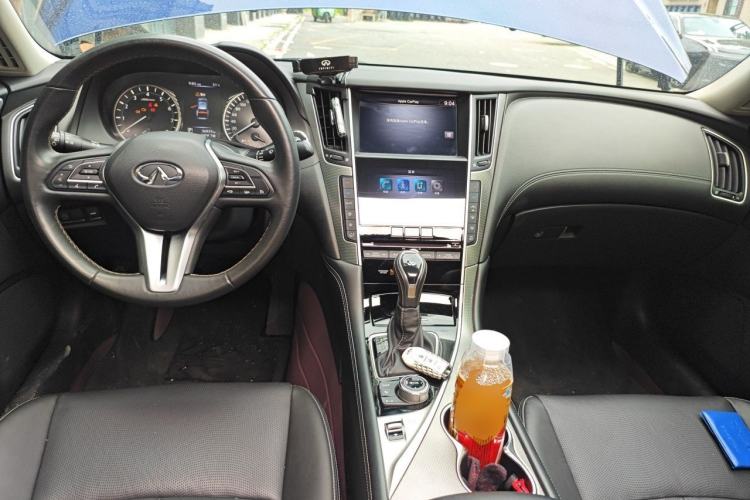 Used Infiniti Q50L 2022 2.0T Enjoyment Edition Center Console