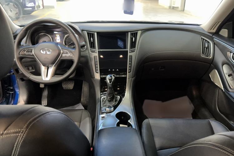Used Infiniti Q50L 2022 2.0T Enjoyment Edition Center Console