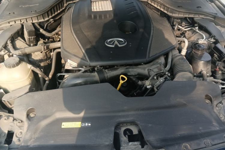 Used Infiniti Q50L 2022 2.0T Enjoyment Edition Engine Bay