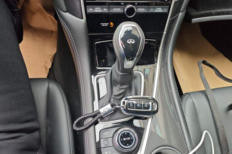 Used Infiniti Q50L 2022 2.0T Comfort Edition Gear Lever