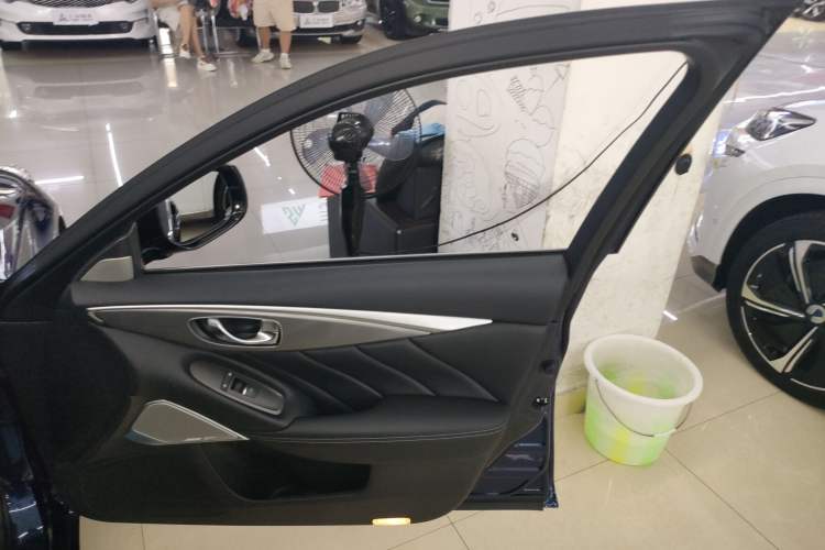Used Infiniti Q50L 2022 2.0T Enjoyment Edition Interior 5