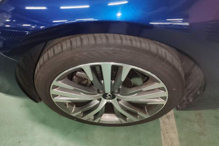 Used Infiniti Q50L 2022 2.0T Enjoyment Edition Left Front Wheel Hub