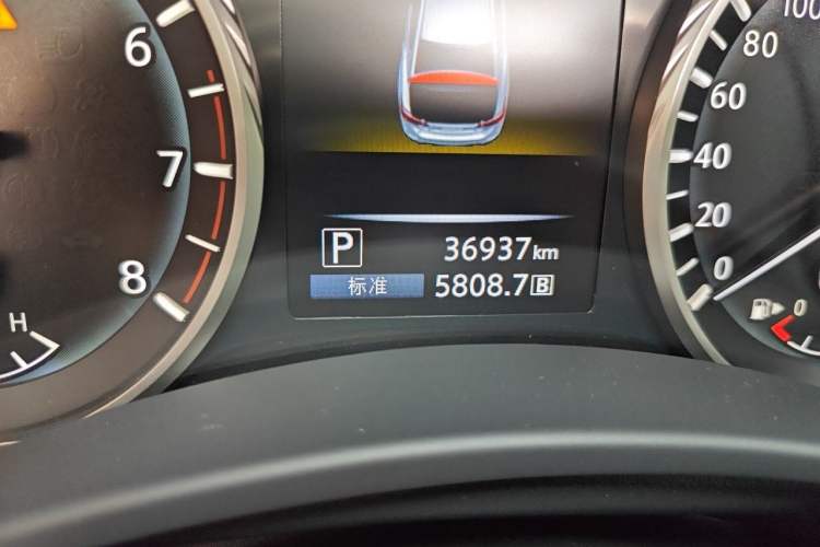 Used Infiniti Q50L 2022 2.0T Enjoyment Edition Odometer Close Up