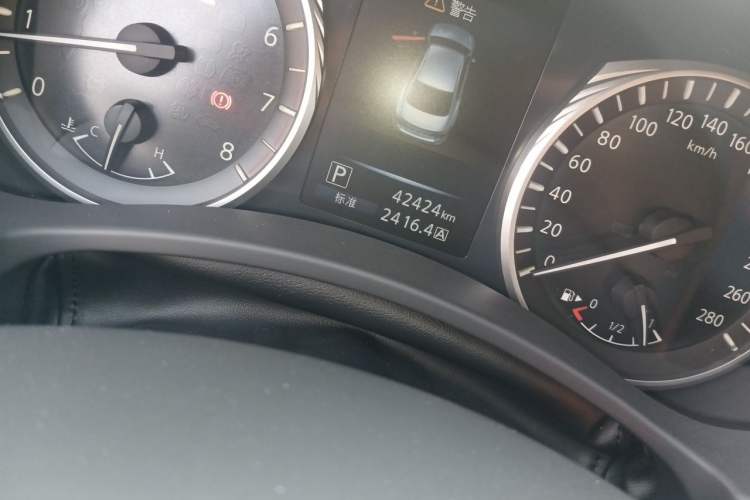 Used Infiniti Q50L 2022 2.0T Enjoyment Edition Odometer Close Up