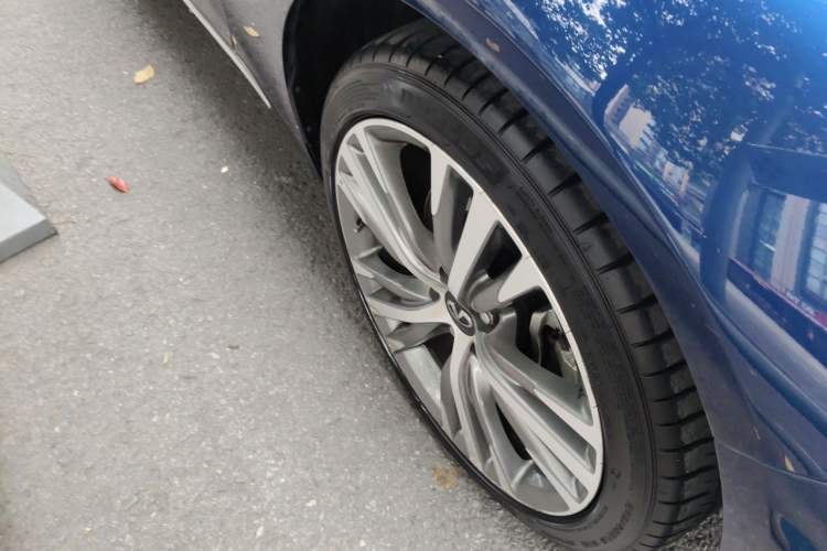 Used Infiniti Q50L 2022 2.0T Enjoyment Edition Right Front Wheel Hub