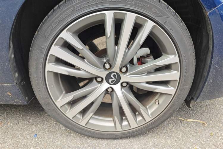 Used Infiniti Q50L 2022 2.0T Enjoyment Edition Right Front Wheel Hub