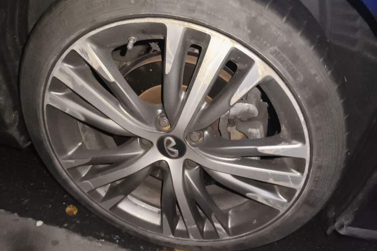 Used Infiniti Q50L 2022 2.0T Enjoyment Edition Right Front Wheel Hub