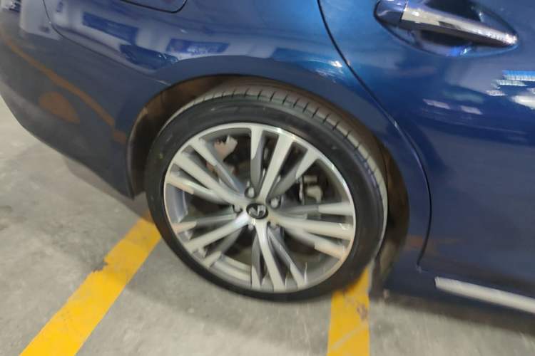 Used Infiniti Q50L 2022 2.0T Enjoyment Edition Right Rear Wheel Hub