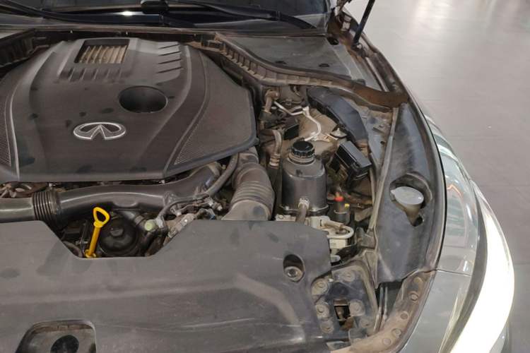 Used Infiniti Q50L 2022 2.0T Enjoyment Edition Engine Bay Left