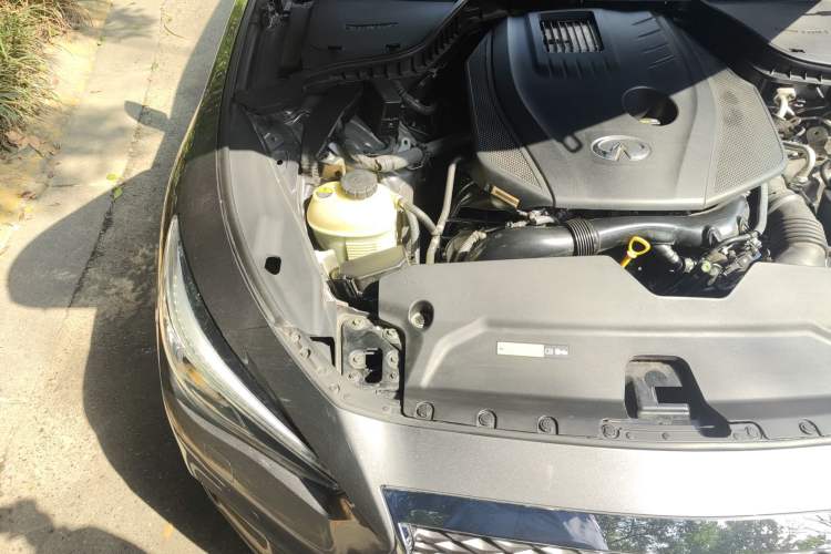 Used Infiniti Q50L 2022 2.0T Enjoyment Edition Engine Bay Right