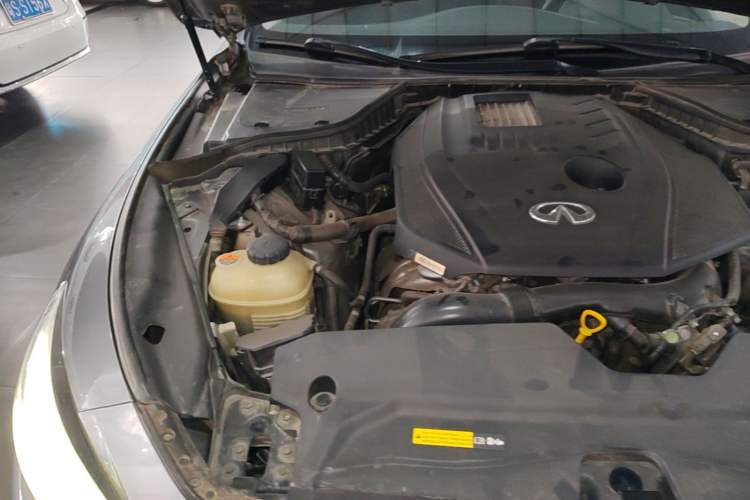 Used Infiniti Q50L 2022 2.0T Enjoyment Edition Engine Bay Right