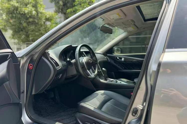 Used Infiniti Q50L 2022 2.0T Comfort Edition Interior 1