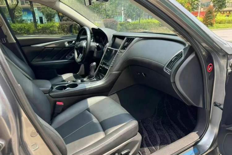 Used Infiniti Q50L 2022 2.0T Comfort Edition Interior 4