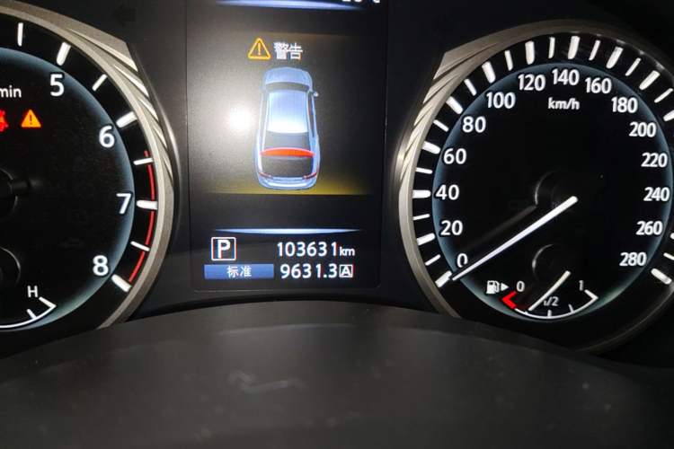 Used Infiniti Q50L 2022 2.0T Enjoyment Edition Odometer Close Up