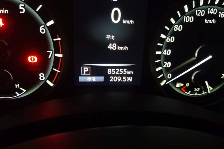 Used Infiniti Q50L 2022 2.0T Enjoyment Edition Odometer Close Up