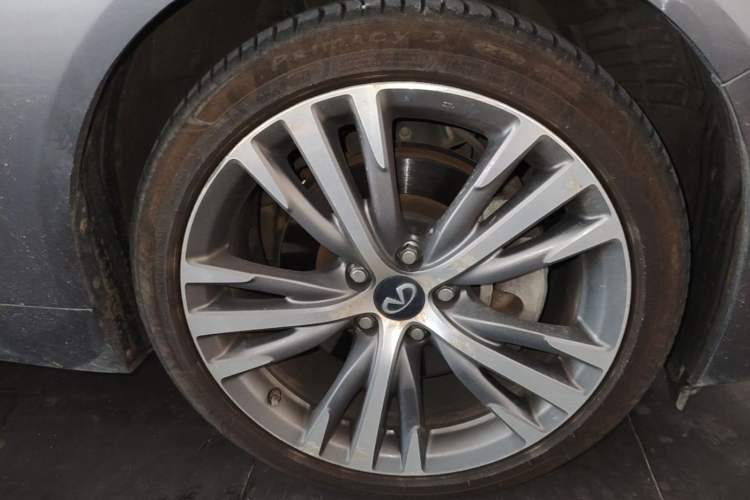 Used Infiniti Q50L 2022 2.0T Enjoyment Edition Right Front Wheel Hub