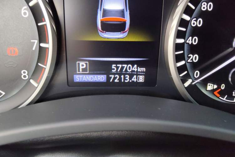 Used Infiniti Q50L 2022 2.0T Enjoyment Edition Odometer Close Up