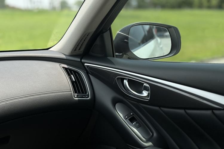 Used Infiniti Q50L 2022 2.0T Comfort Edition Audio And AC Panel