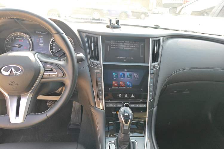 Used Infiniti Q50L 2022 2.0T Comfort Edition Audio And AC Panel