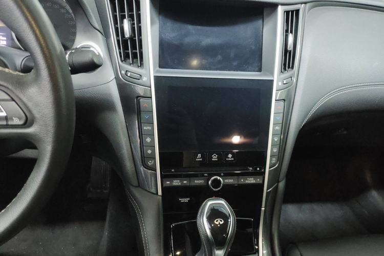 Used Infiniti Q50L 2022 2.0T Comfort Edition Audio And AC Panel