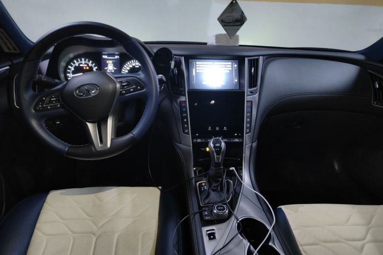 Used Infiniti Q50L 2022 2.0T WAVE Edition Center Console