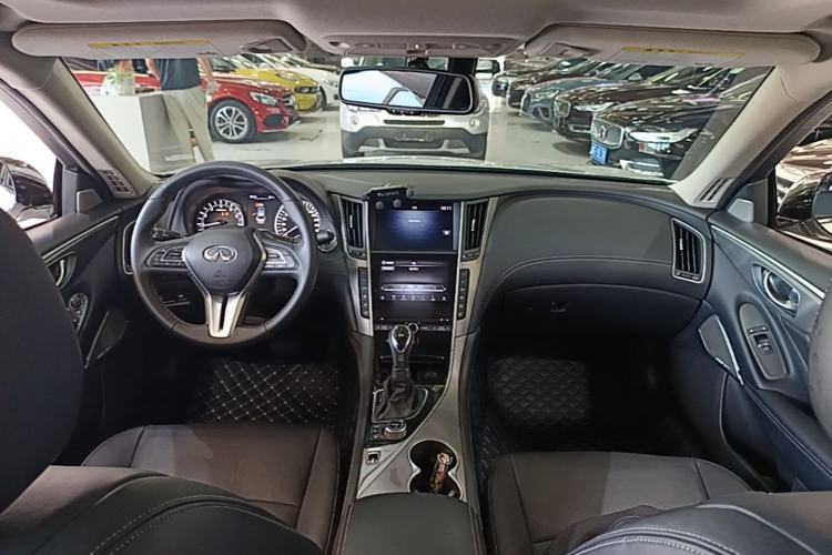 Used Infiniti Q50L 2022 2.0T Enjoyment Edition Center Console