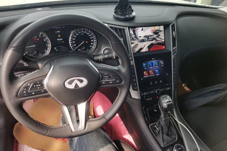 Used Infiniti Q50L 2022 2.0T Enjoyment Edition Center Console