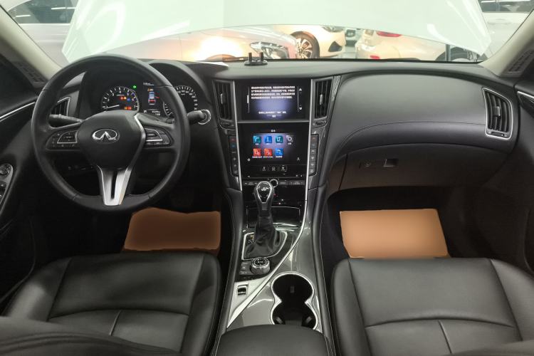 Used Infiniti Q50L 2022 2.0T Comfort Edition Center Console