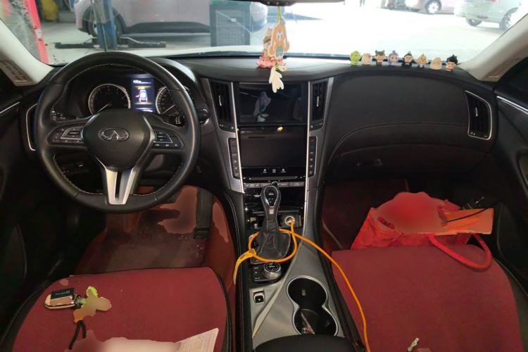Used Infiniti Q50L 2022 2.0T Enjoyment Edition Center Console