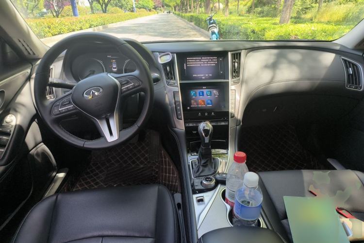 Used Infiniti Q50L 2022 2.0T Enjoyment Edition Center Console