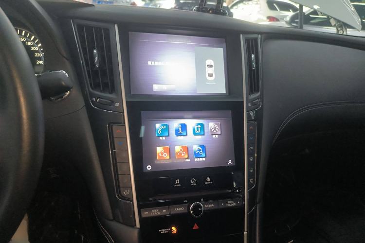 Used Infiniti Q50L 2022 2.0T Comfort Edition Center Console