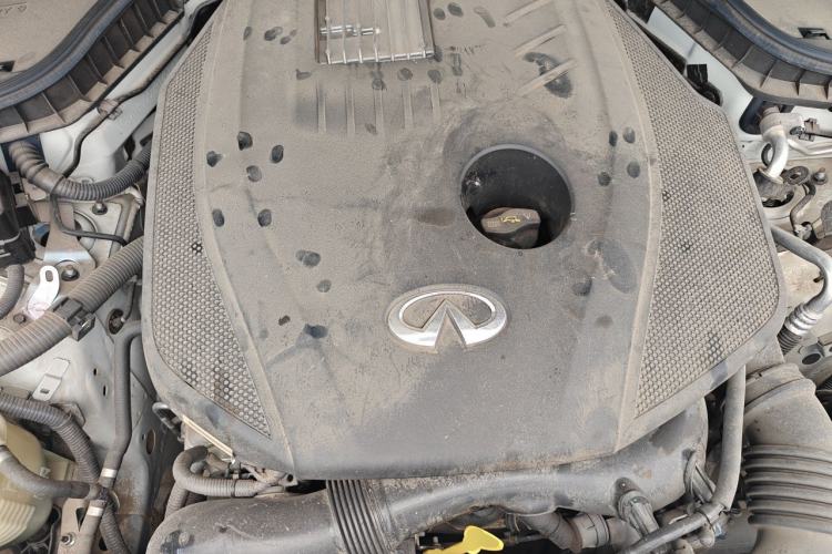 Used Infiniti Q50L 2022 2.0T Enjoyment Edition Engine Bay