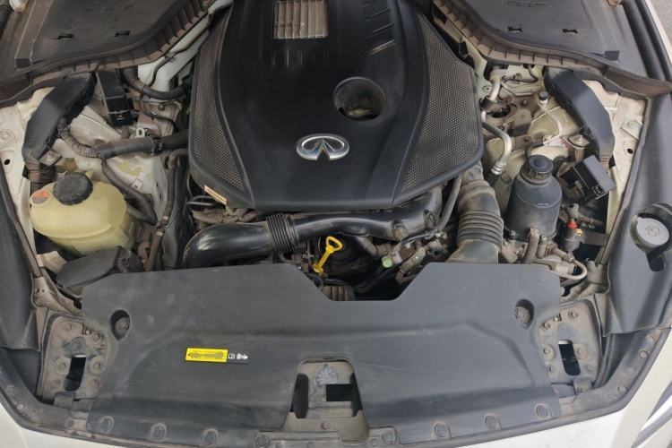 Used Infiniti Q50L 2022 2.0T Enjoyment Edition Engine Bay