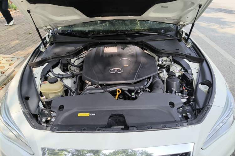 Used Infiniti Q50L 2022 2.0T Comfort Edition Engine Bay