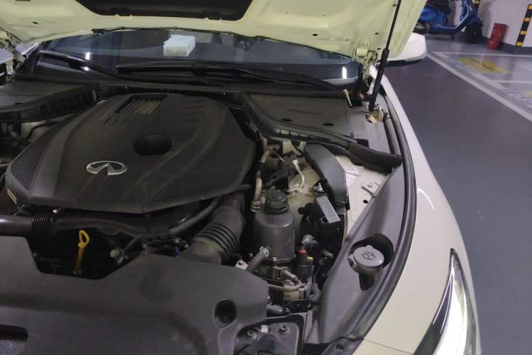 Used Infiniti Q50L 2022 2.0T WAVE Edition Engine Bay Left