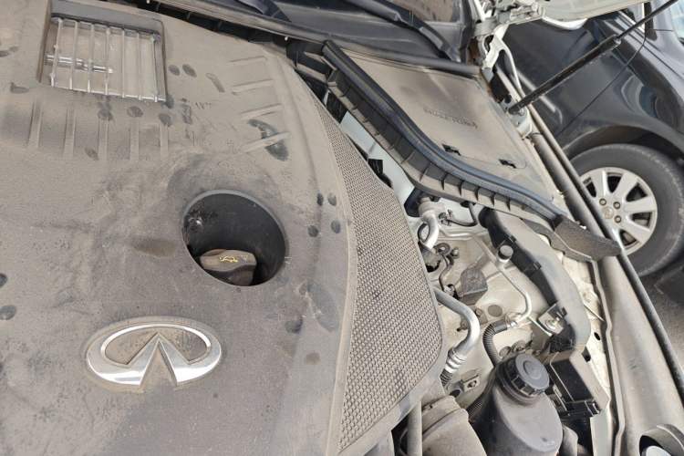 Used Infiniti Q50L 2022 2.0T Enjoyment Edition Engine Bay Left