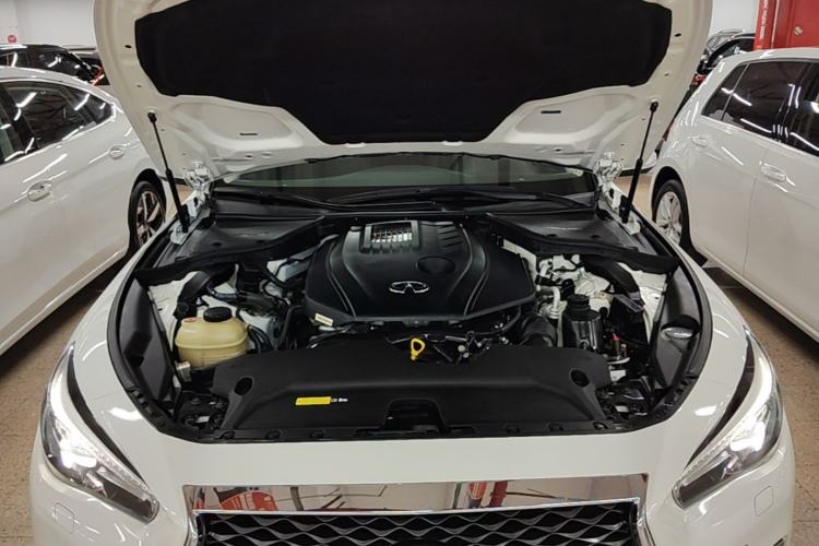 Used Infiniti Q50L 2022 2.0T Enjoyment Edition Engine Bay