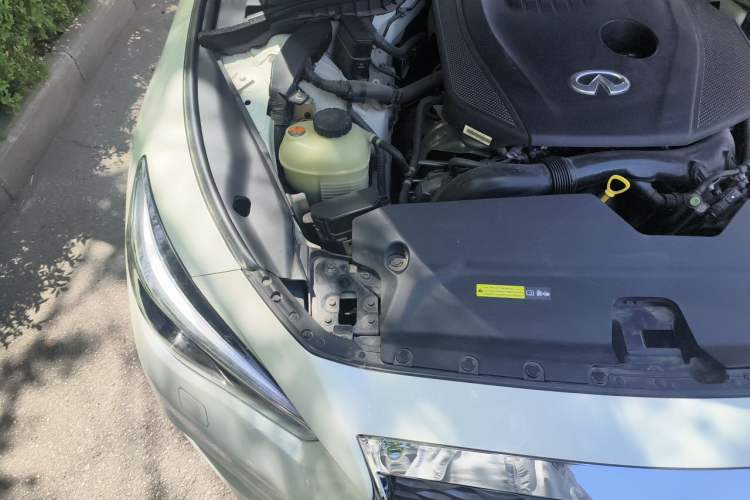 Used Infiniti Q50L 2022 2.0T Enjoyment Edition Engine Bay Right