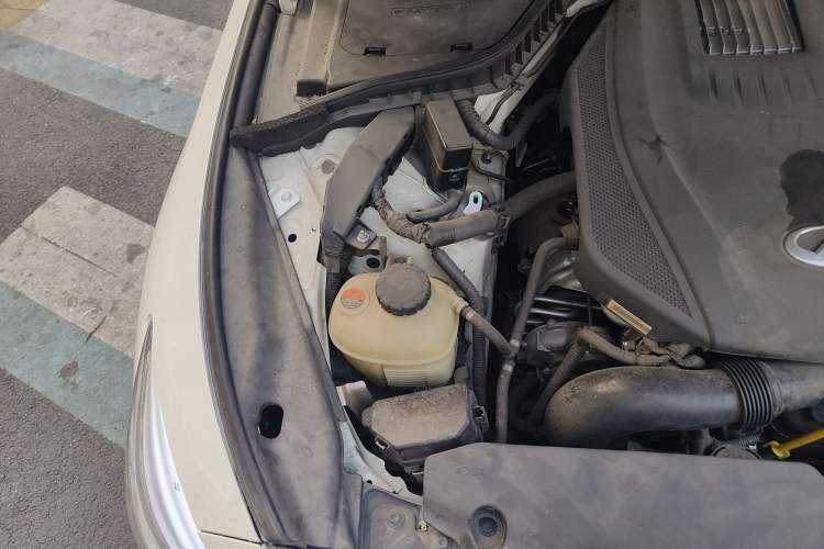 Used Infiniti Q50L 2022 2.0T Comfort Edition Engine Bay Right