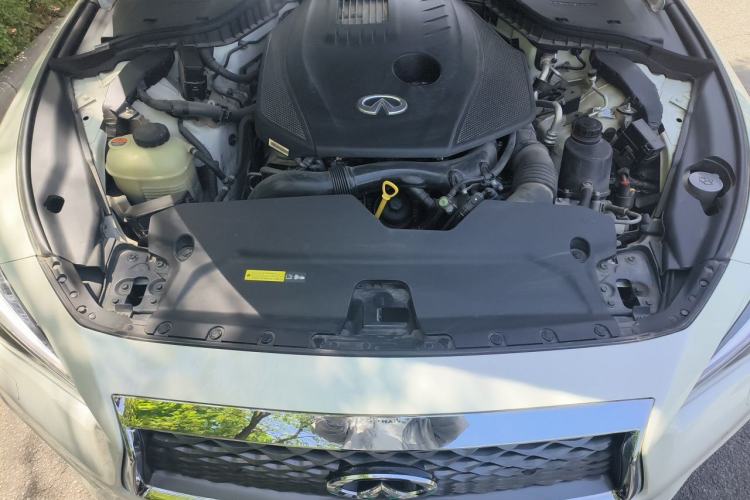 Used Infiniti Q50L 2022 2.0T Enjoyment Edition Engine Bay