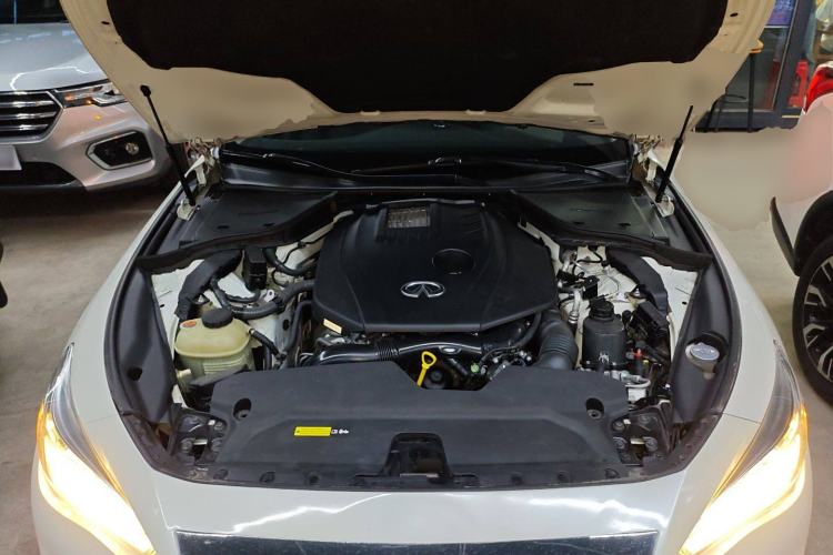 Used Infiniti Q50L 2022 2.0T Comfort Edition Engine Bay