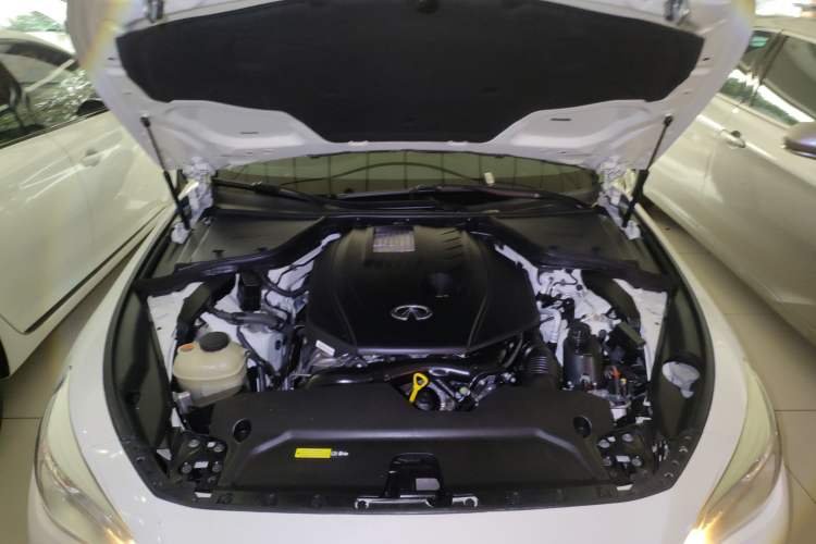 Used Infiniti Q50L 2022 2.0T Comfort Edition Engine Bay