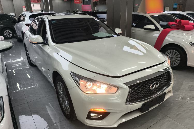 Used Infiniti Q50L 2022 2.0T Comfort Edition Front Right 45 Deg