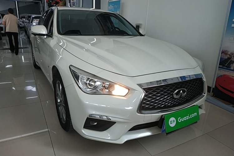 Used Infiniti Q50L 2022 2.0T Comfort Edition Front Right 45 Deg