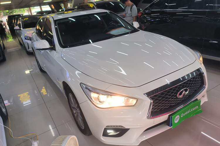 Used Infiniti Q50L 2022 2.0T Comfort Edition Front Right 45 Deg