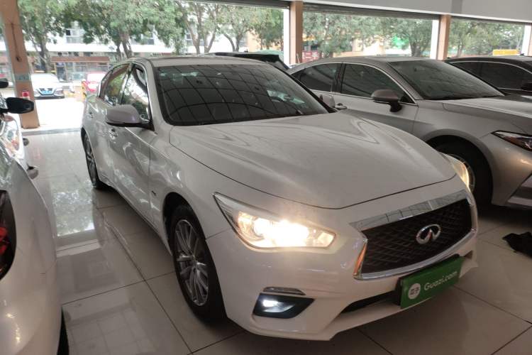 Used Infiniti Q50L 2022 2.0T Comfort Edition Front Right 45 Deg